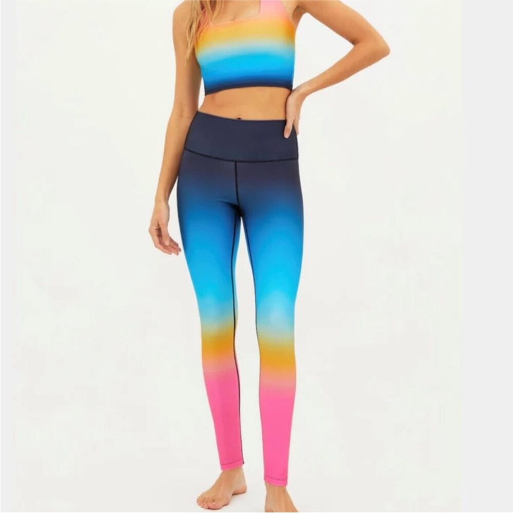 Beach Riot Piper Gradient Rainbow Leggings in Ocean Sunset - Large